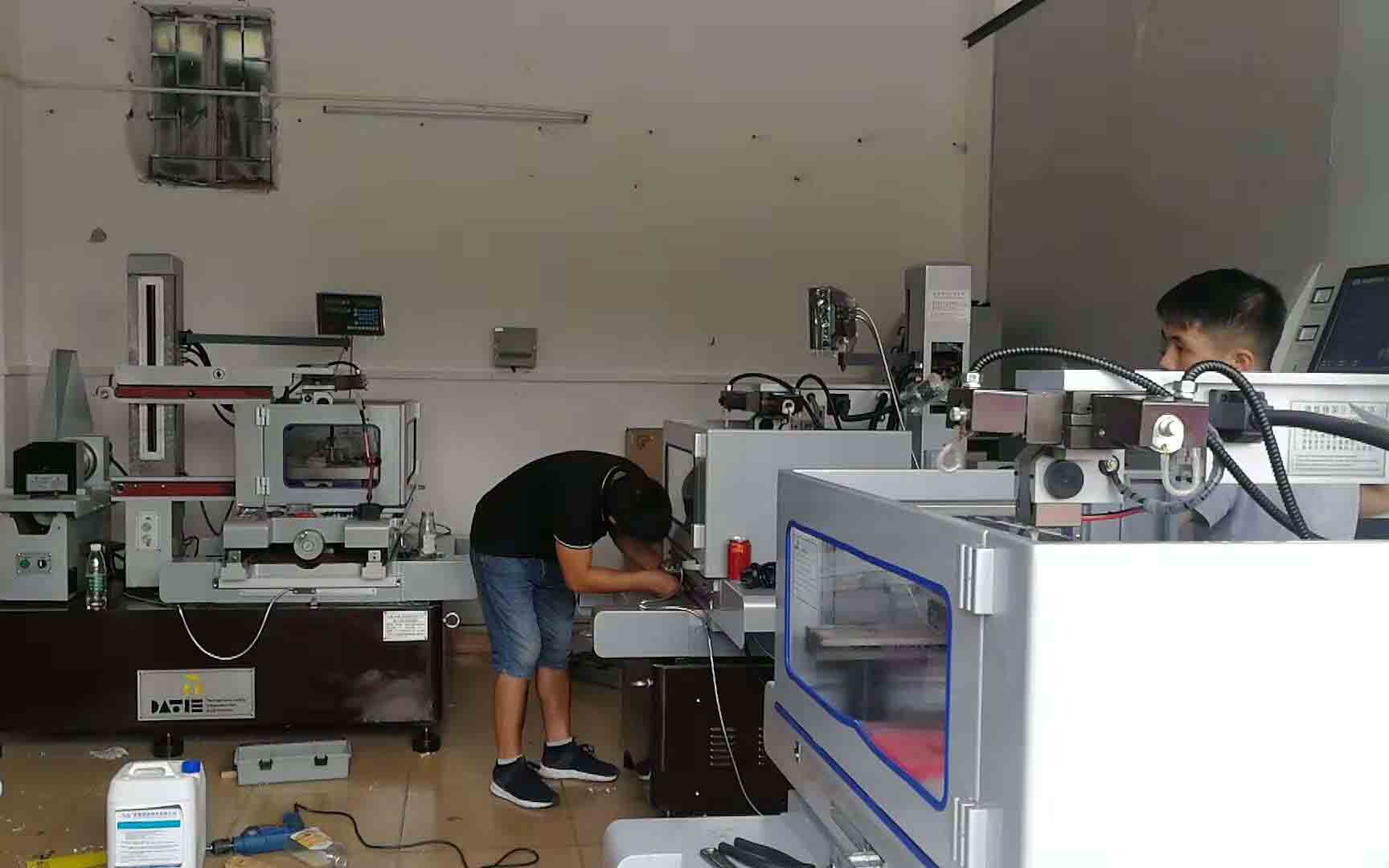 東莞（外協聶老板）中走絲線切割客戶安裝培訓照片